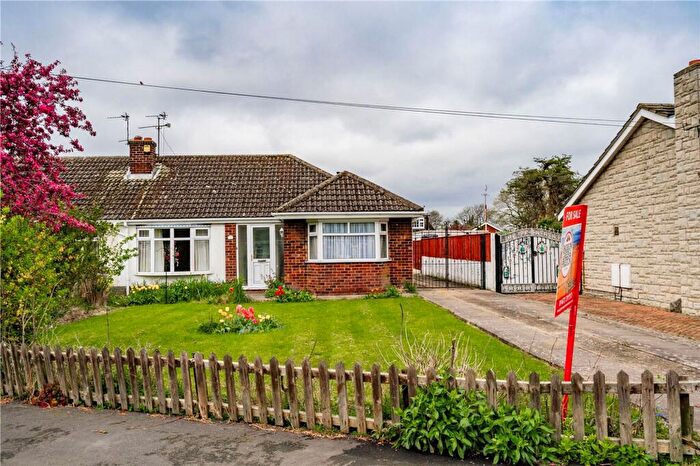 2 Bedroom Semi-Detached Bungalow For Sale In Field House Road, Humberston, DN36