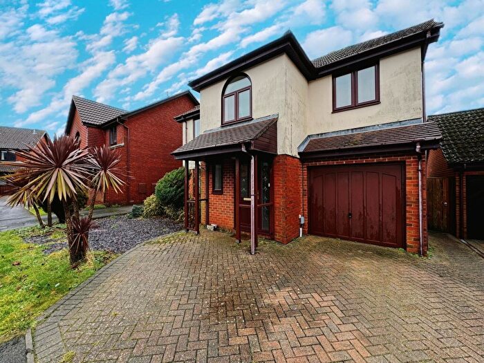 4 Bedroom Detached House To Rent In Pershore Close, Locks Heath, SO31