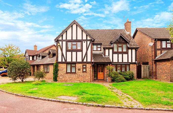 5 Bedroom Detached House For Sale In Hilmanton, Reading, RG6