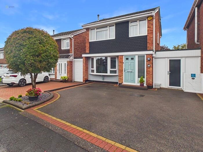 3 Bedroom Link Detached House For Sale In Adonis Close, Tamworth, B79