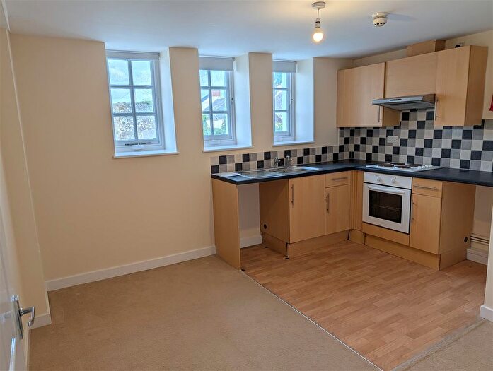 2 Bedroom Flat To Rent In Meyrick Street, Pembroke Dock, SA72
