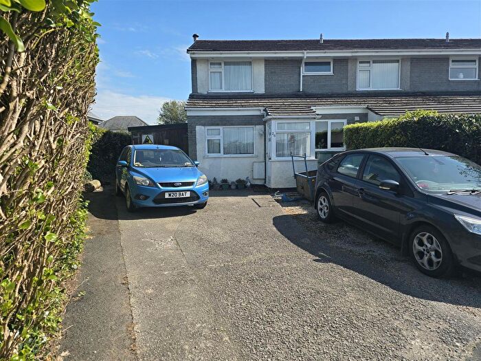 3 Bedroom End Of Terrace House For Sale In Tor View, Tregadillett, Launceston, PL15