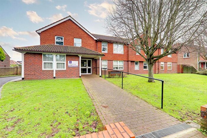 1 Bedroom Retirement Property For Sale In South Farm Road, Worthing, BN14