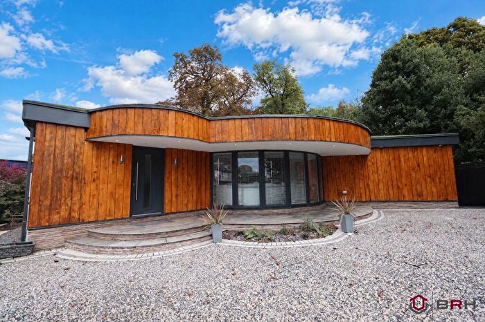 3 Bedroom Detached Bungalow For Sale In Carr Side Lane, Hatfield, DN7