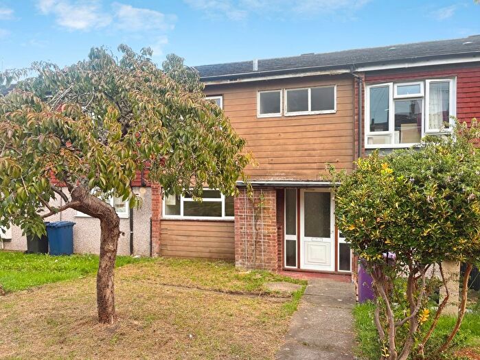 3 Bedroom Terraced House For Sale In The Chantrys, Farnham, GU9