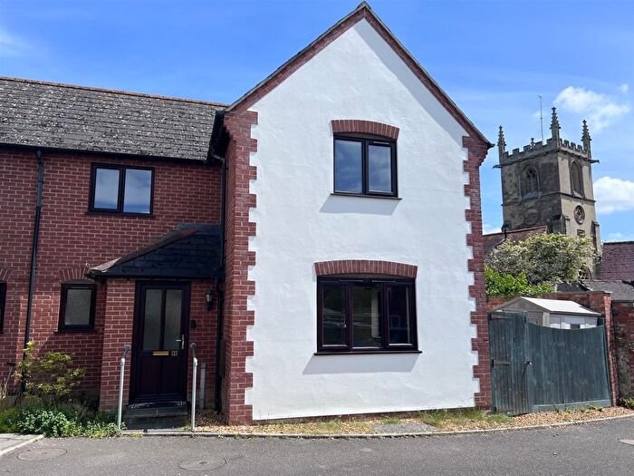 3 Bedroom End Of Terrace House For Sale In St. Marys Place, Gillingham, SP8