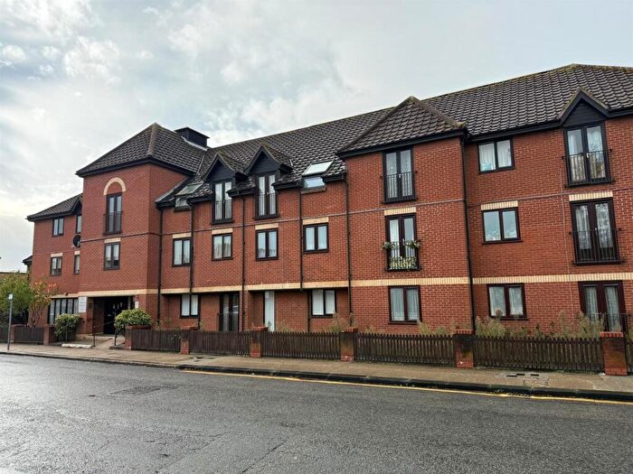1 Bedroom Retirement Property For Sale In Riverdene Road, Ilford, IG1