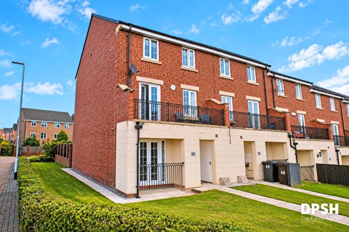 4 Bedroom End Of Terrace House For Sale In Murray Avenue, Leeds, LS10