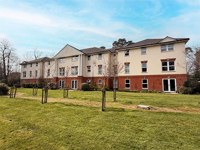 2 Bedroom Apartment For Sale In The Byfrons, Boundary Road, Farnborough, GU14