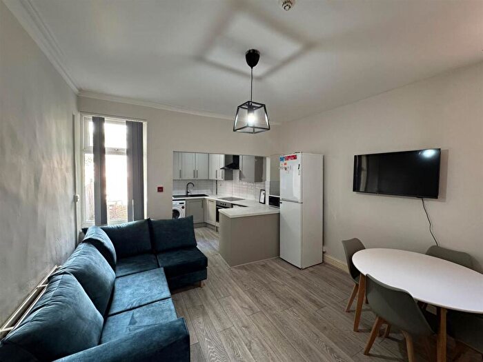 5 Bedroom House To Rent In Hoole Road, Broomhill, S10