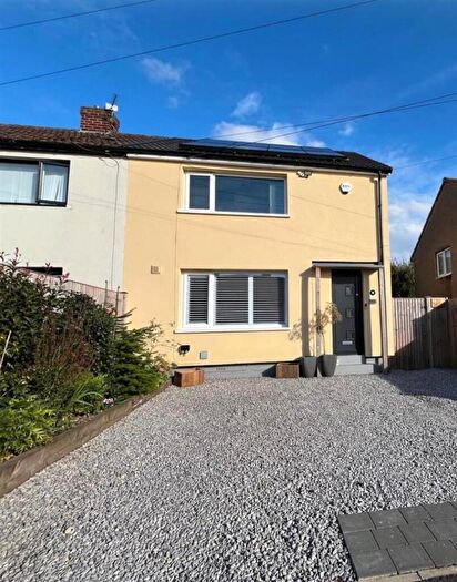 2 Bedroom Semi-Detached House For Sale In The Drive, Kippax, Leeds, LS25