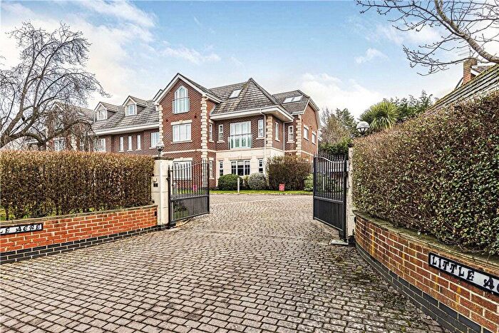 2 Bedroom Flat To Rent In Hermitage Lane, Windsor, Berkshire, SL4
