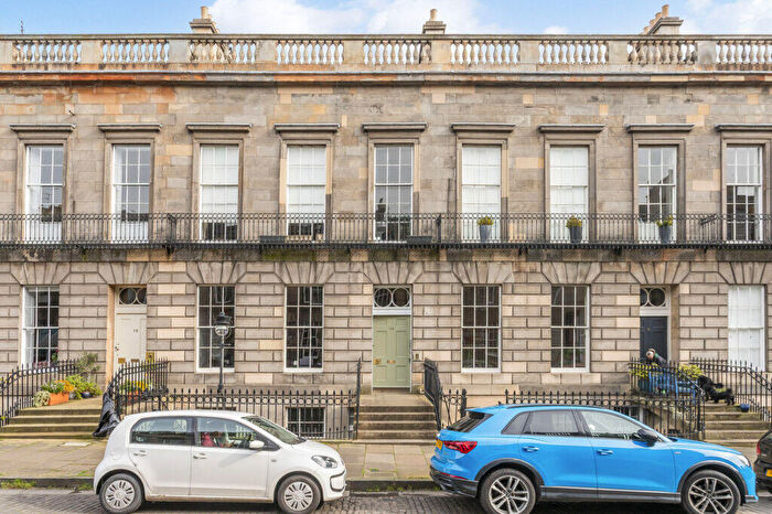 2 Bedroom Flat For Sale In / Carlton Street, Stockbridge, Edinburgh, EH4