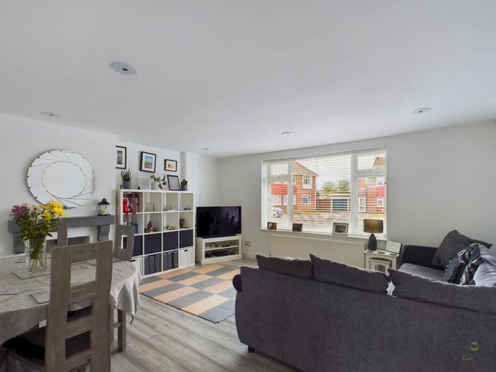 3 Bedroom Semi-Detached House To Rent In Epsom Close, Bexleyheath, Kent, DA7