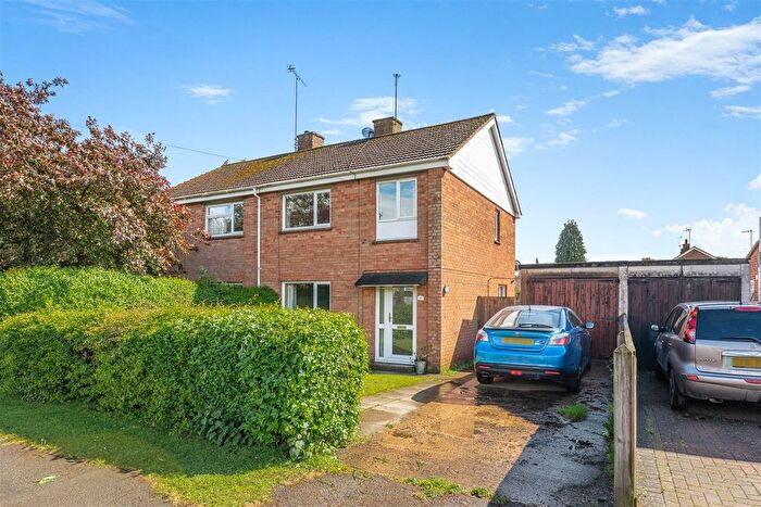 3 Bedroom Semi-Detached House For Sale In Bull Baulk, Banbury, OX17