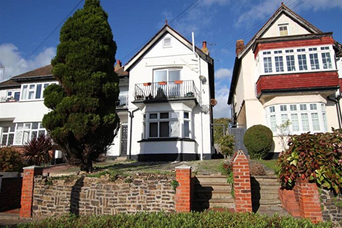 2 Bedroom Flat To Rent In First Avenue, Westcliff-On-Sea, SS0
