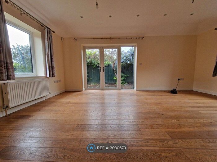 4 Bedroom Bungalow To Rent In Cambridge, Cambridge, CB4