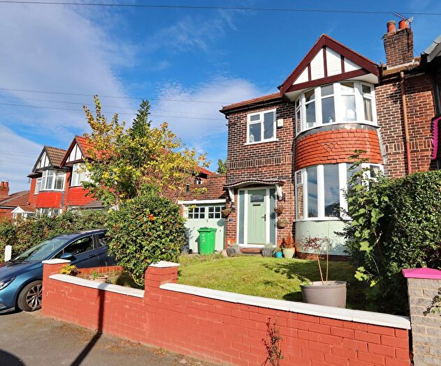 3 Bedroom Semi-Detached House For Sale In Heaton Park Road, Manchester, M9