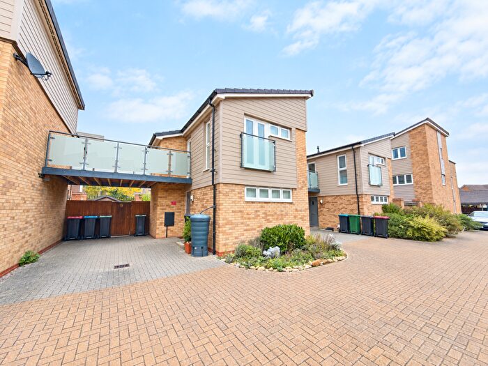 1 Bedroom House To Rent In Agrippa Crescent, MK11