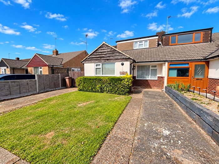 3 Bedroom Semi-Detached House For Sale In Gooseberry Hill, Luton, Bedfordshire, LU3