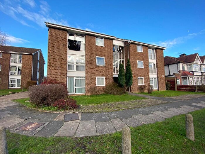 2 Bedroom Flat For Sale In Lulworth Avenue, Wembley, HA9