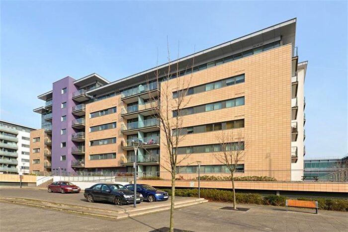 3 Bedroom Flat To Rent In Latitude Court, Royal Docks, London, E16