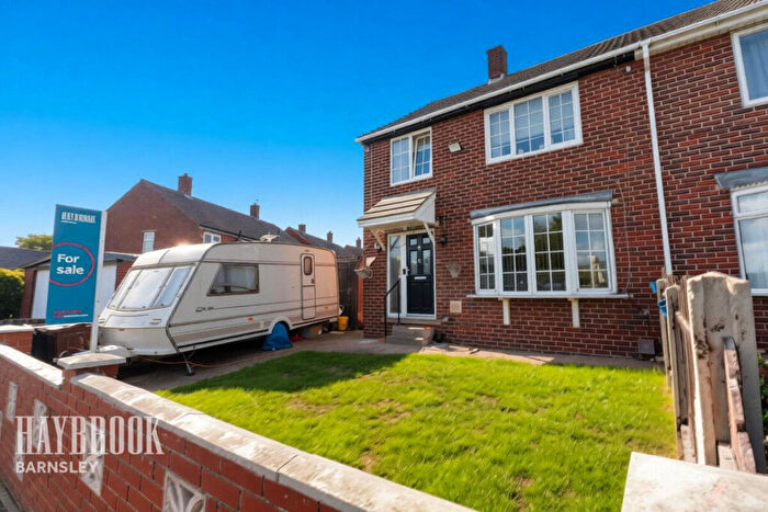 3 Bedroom Semi-Detached House For Sale In Doles Crescent, Royston, S71