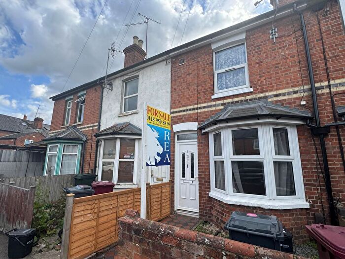 3 Bedroom Terraced House For Sale In Sherwood Street, Reading, RG30