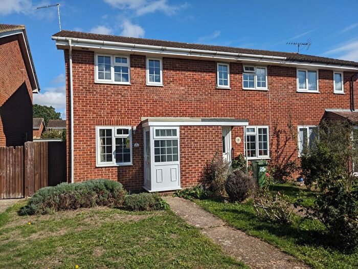 2 Bedroom Semi-Detached House To Rent In Sovereigns Way, Marden, TN12