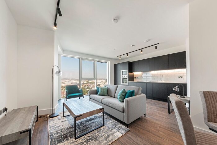 1 Bedroom Flat To Rent In Portal Way, Acton, W3
