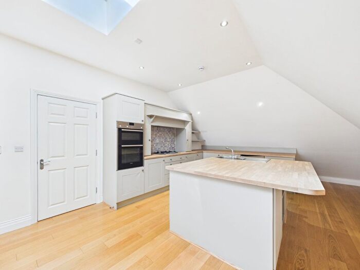 2 Bedroom Flat For Sale In Peachfield Road, Malvern, Worcestershire, WR14