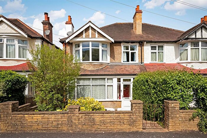 4 Bedroom Semi-Detached House For Sale In Penwortham Road, South Croydon, CR2