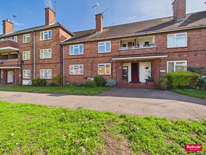 2 Bedroom Flat For Sale In Upper Bridge Road, Old Moulsham, Chelmsford, Essex, CM2