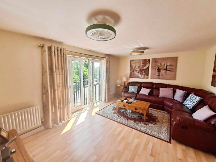 4 Bedroom Link Detached House For Sale In Stanton Square, Hampton Hargate, Peterborough, PE7