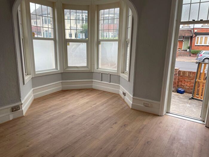 Studio To Rent In Palmeira Avenue, Westcliff-On-Sea, SS0