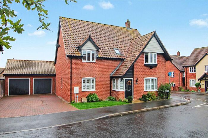 4 Bedroom Detached House For Sale In Potters Way, Poringland, Norwich, Norfolk, NR14