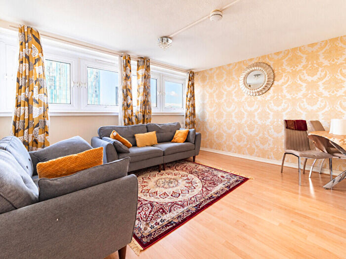 2 Bedroom Apartment For Sale In Clydesdale Tower, Holloway Head, Birmingham City Centre, B1