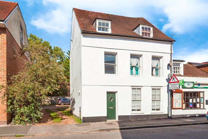 2 Bedroom Cottage For Sale In High Street, Colnbrook, Slough, SL3
