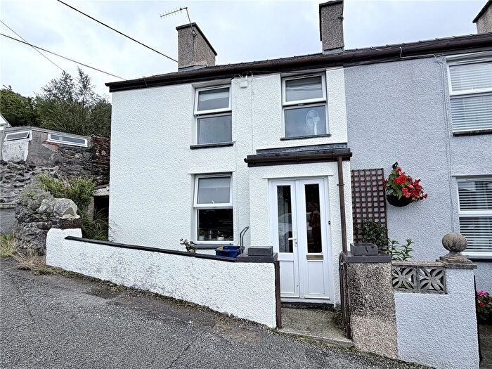 2 Bedroom End Of Terrace House For Sale In Cilfodan, Bethesda, Bangor, Gwynedd, LL57