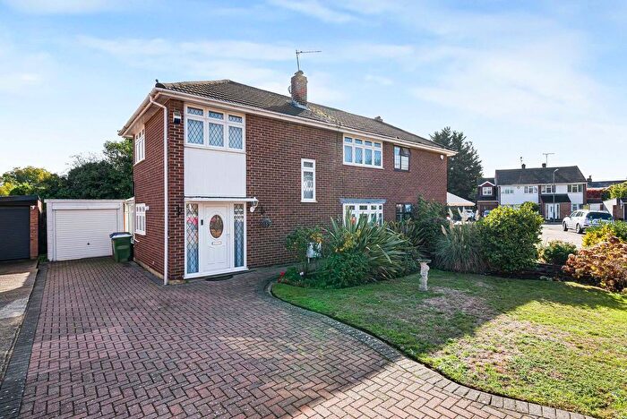 3 Bedroom Semi-Detached House For Sale In Bexley High Street, Bexley, DA5