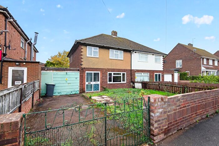 3 Bedroom Semi-Detached House For Sale In Stratton Way, Biggleswade, SG18