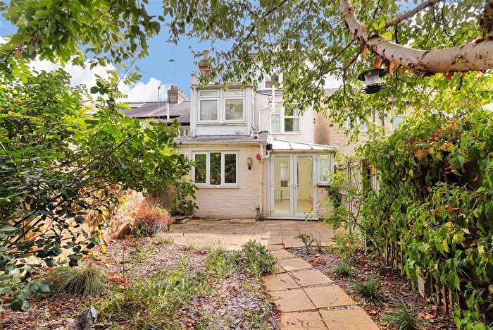 4 Bedroom End Of Terrace House For Sale In Catharine Street, Cambridge, CB1