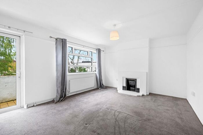 2 Bedroom Flat To Rent In Bridge Street, Walton-On-Thames, KT12