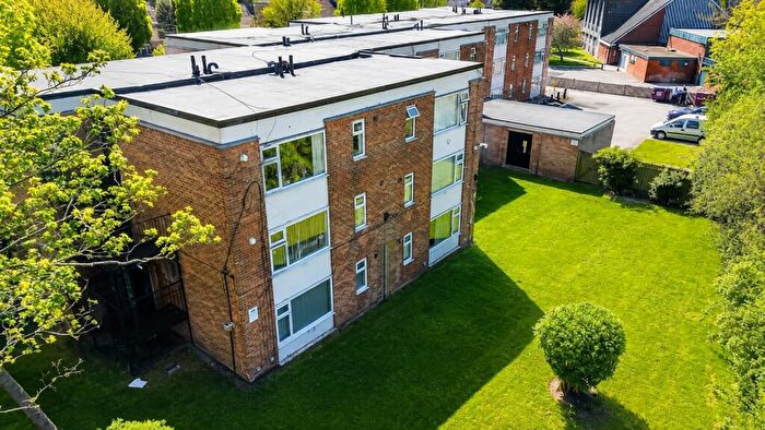 Apartment To Rent In Hollydene, Southdene, L32