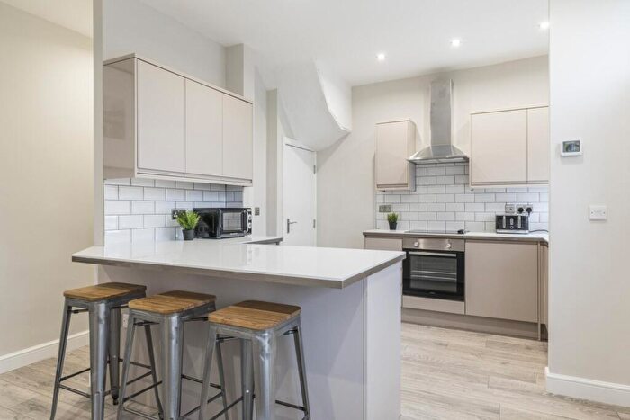 5 Bedroom House To Rent In Winfield Place, Leeds, LS2