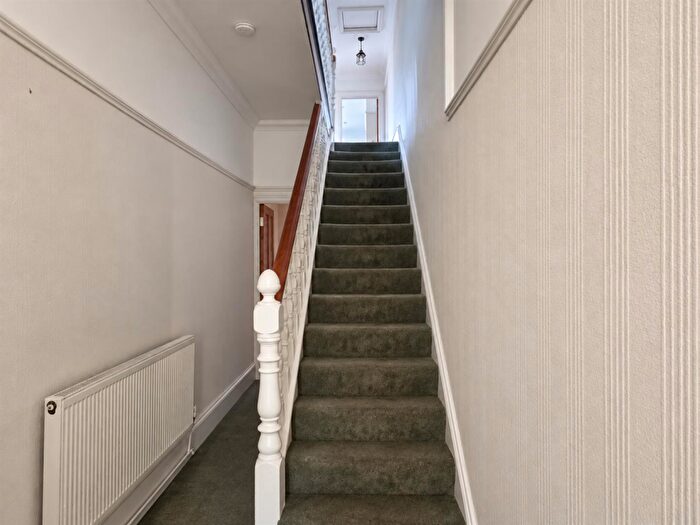 3 Bedroom Terraced House For Sale In - Kingsley Park Terrace, Northampton, NN2