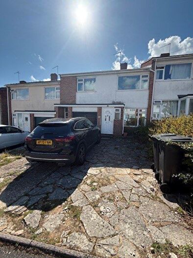 4 Bedroom Semi-Detached House To Rent In Farnham Road, Poole, BH12