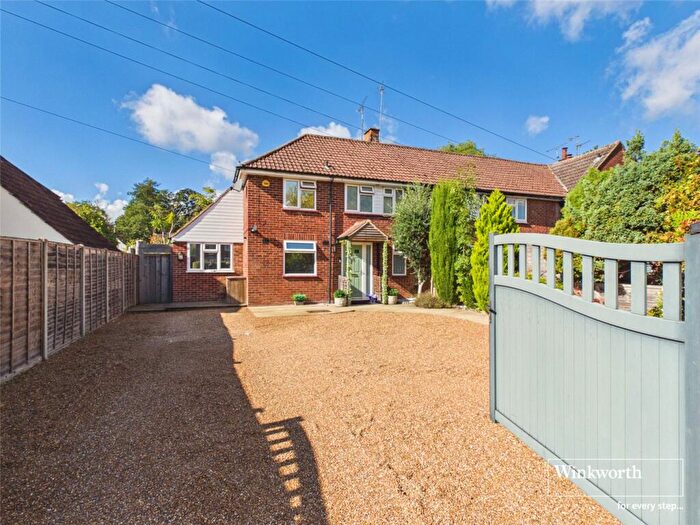 4 Bedroom Semi-Detached House For Sale In Westlands Avenue, Reading, Berkshire, RG2