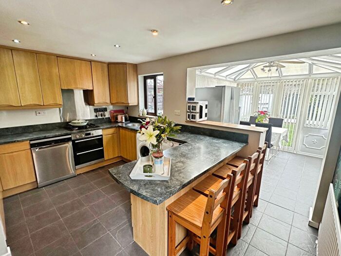 4 Bedroom Detached House For Sale In Furnace Close, Wolverhampton, WV5