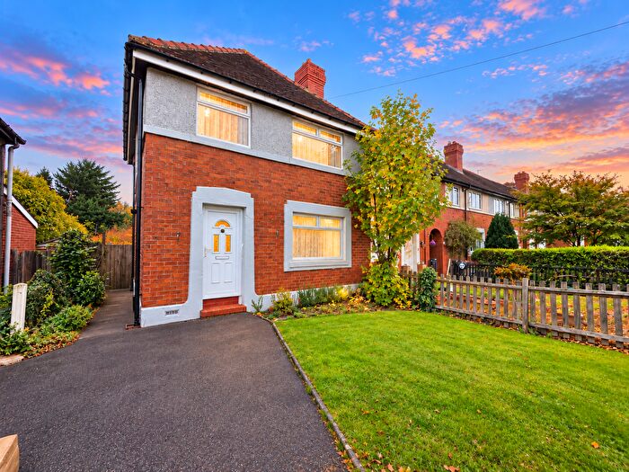 3 Bedroom Town House For Sale In East End Crescent, Royston, Barnsley, S71